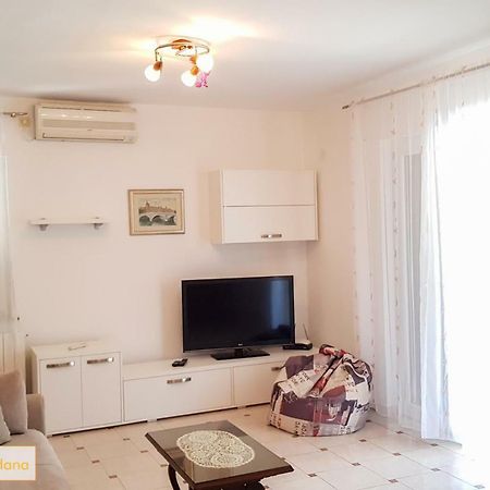 Apartman Hana Ika Εξωτερικό φωτογραφία