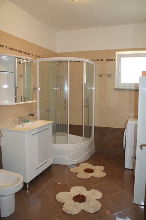 Apartman Hana Ika Εξωτερικό φωτογραφία